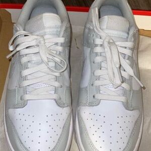 Description
Photon Dust Nike Dunks
Size 9.5 Mens/11 Women